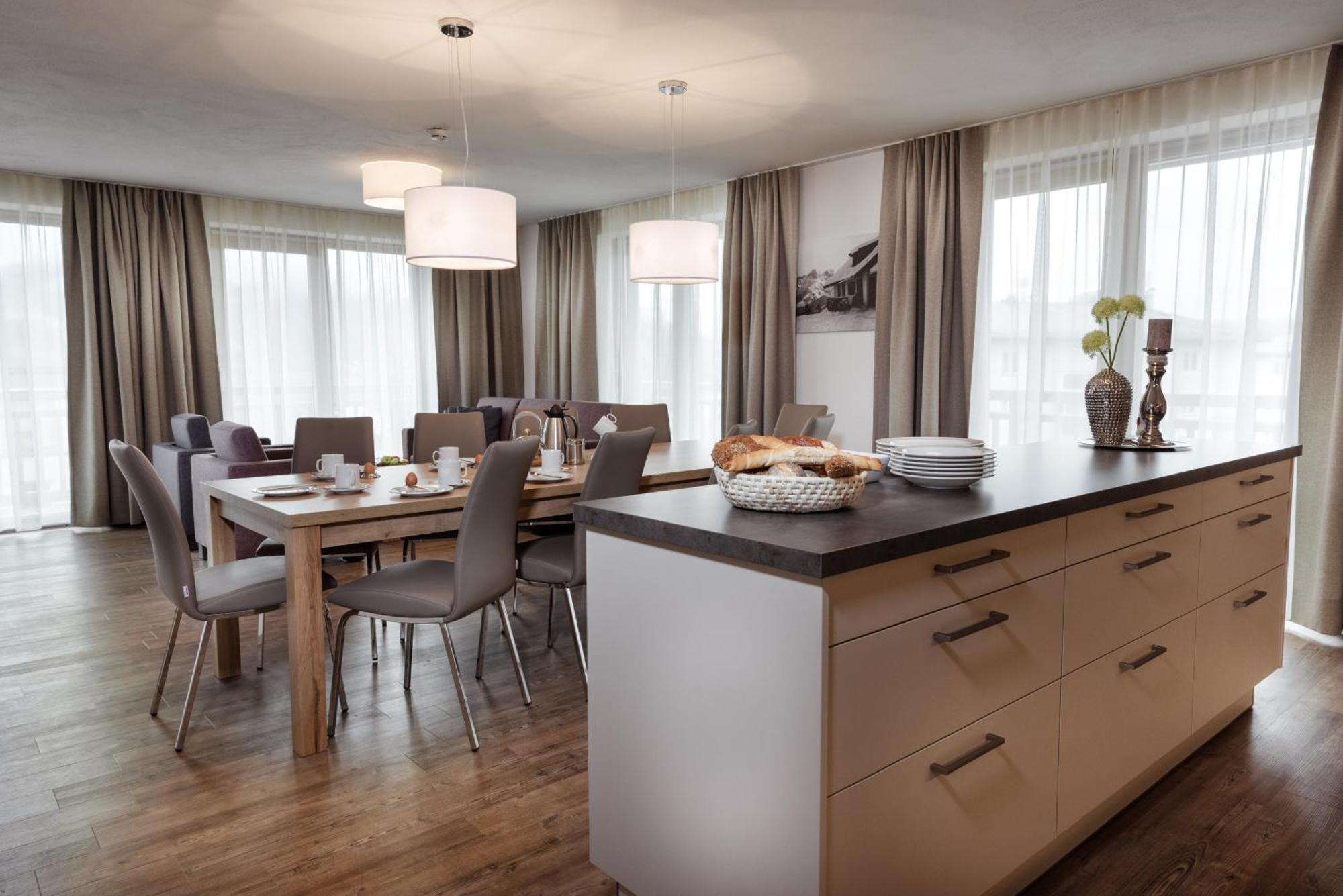 Hotel apartamentowy Alpenparks & Zell Am